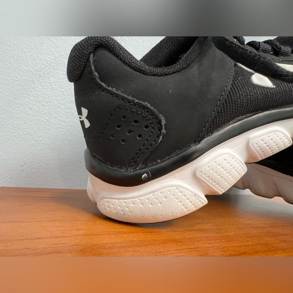 Under Armour Charged Assert Athletic Sneakers Wom… - image 7